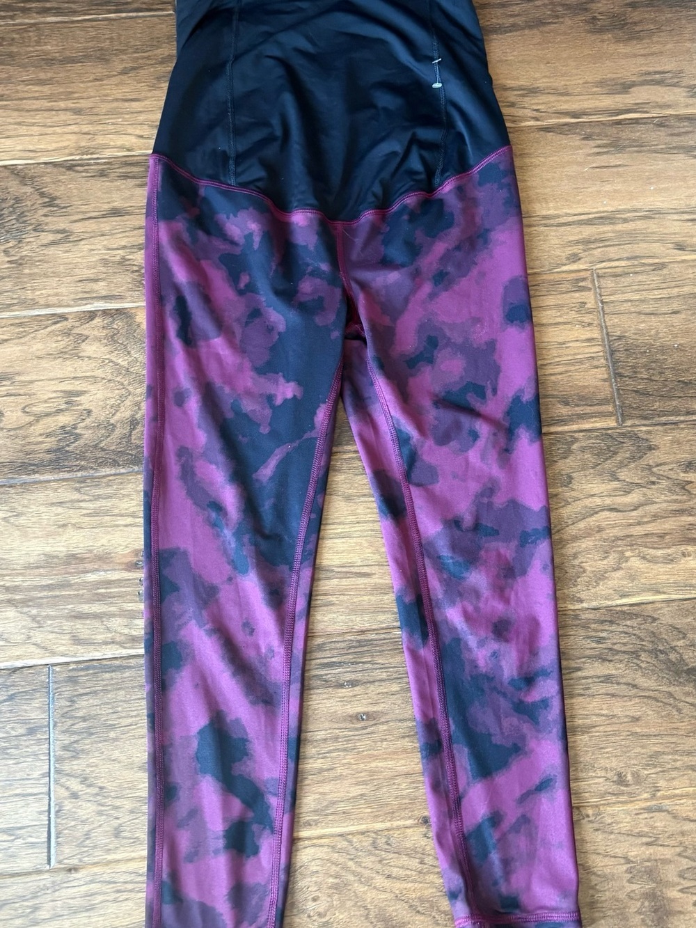 Ingrid & Isabel Black and Burgundy Tie-Dye Maternity Leggings - Picture 5 of 5